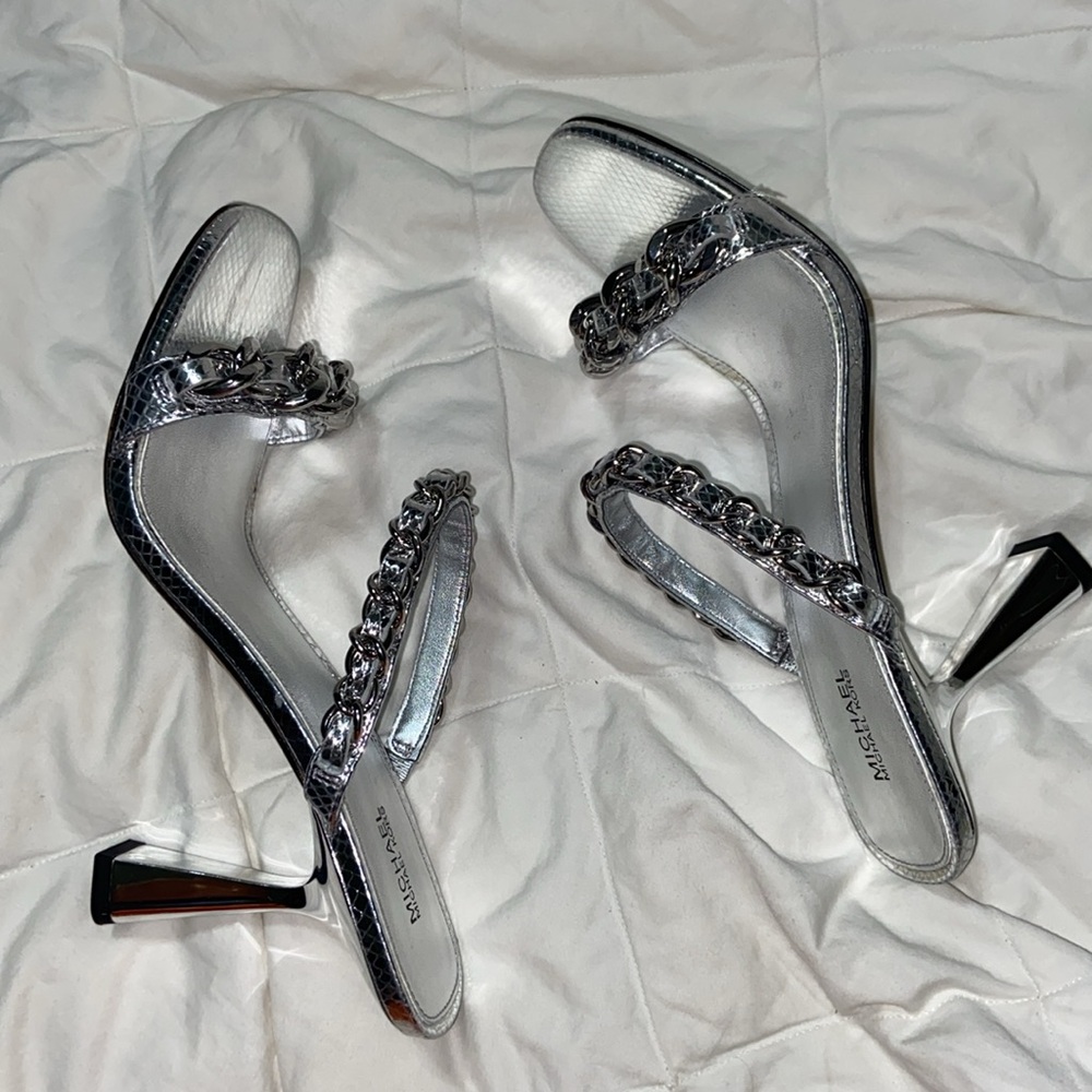 New MICHAEL KORS Clara Embellished Leather Sandals - Picture 8 of 16